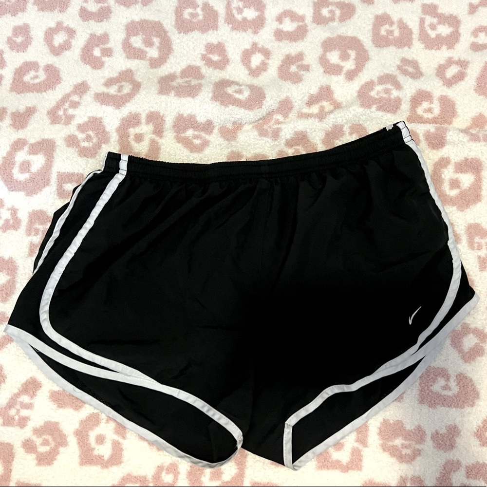 Women’s Nike Tempo Shorts!!